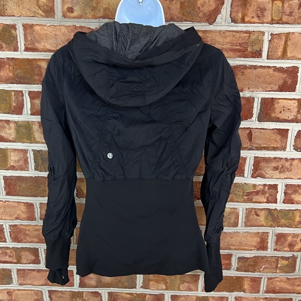 Lululemon Women's Black Hooded zip up active performance Jacket. - Picture 2 of 7